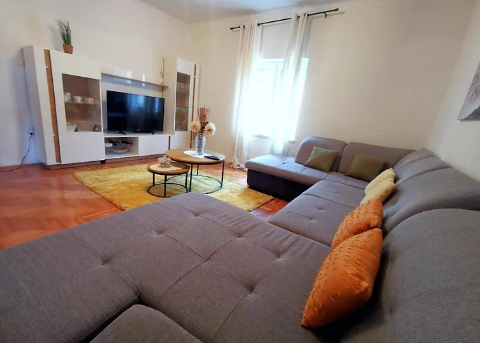 Ani Apartment *